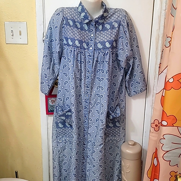Models Coat vintage Nightgown blue paisley all over print pockets 💙 - Picture 1 of 9